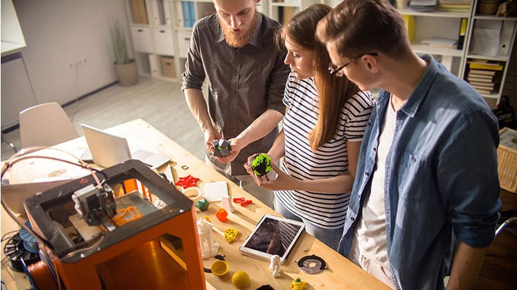 Schüler am 3D-Drucker