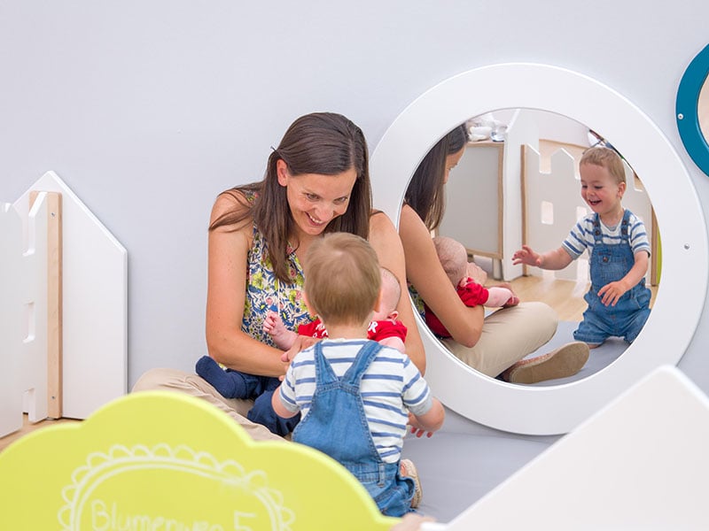 EduCasa Rundspiegel EduCasa Rundspiegel weiß mit Mutter und Kind
