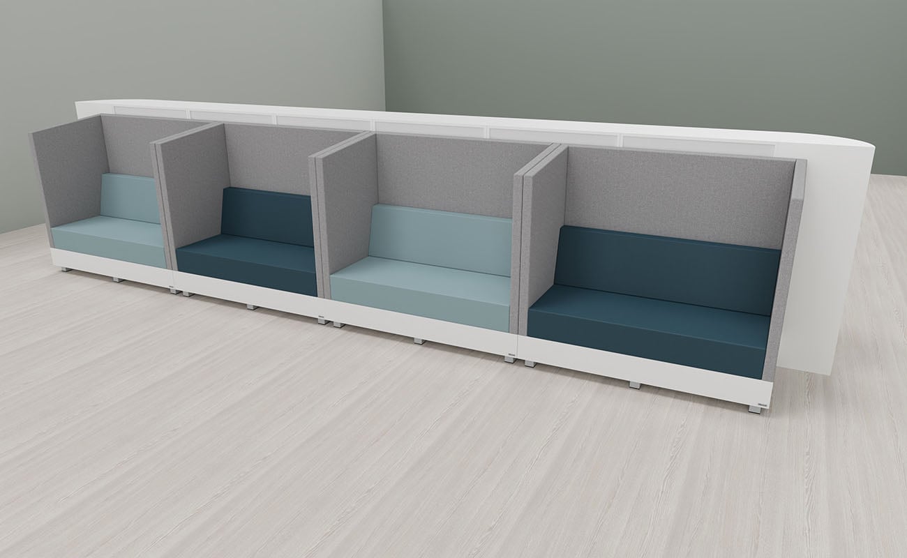 Klassenzimmer Wissensnetz Klassenzimmer Wissensnetz Ecke 3 mit Schallschutzsofas hinter FlexeoRegalen als Raumtrenner