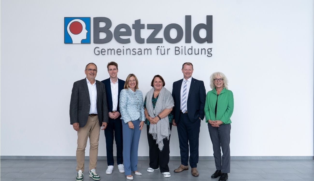 Kultusministerin Schopper zu Besuch bei Betzold in Ellwangen. Volker Grab, Bennet Müller, Tina Betzold, Theresa Schopper, Ulrich Betzold, Martina Häusler MdL (v. l. n. r.)