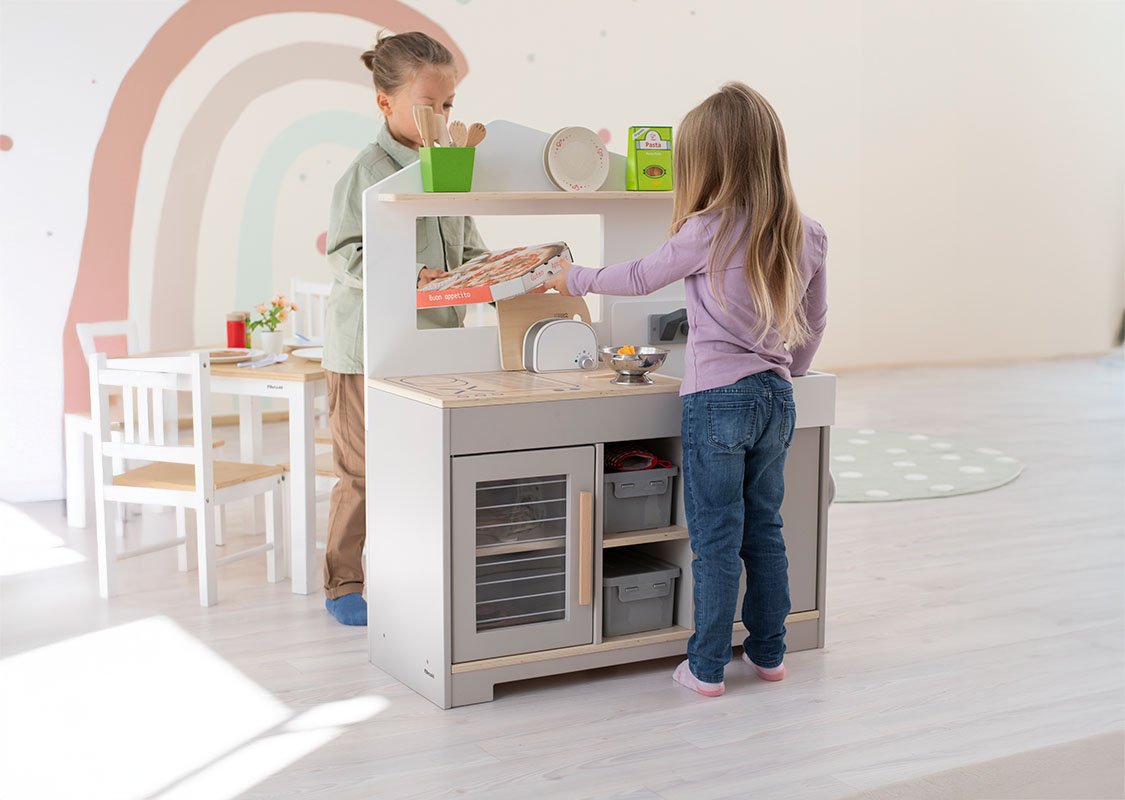 Betzold Kinderküche mit Kioskfunktion Betzold Kinderküche mit Kioskfunktion Anwendungsfoto mit Kindern