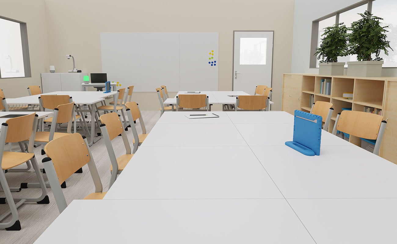 Klassenzimmer Lernraum Ausschnitt mit Flexeo Regalen, Betzold Swing Tischen und Ecoflex Stühlen
