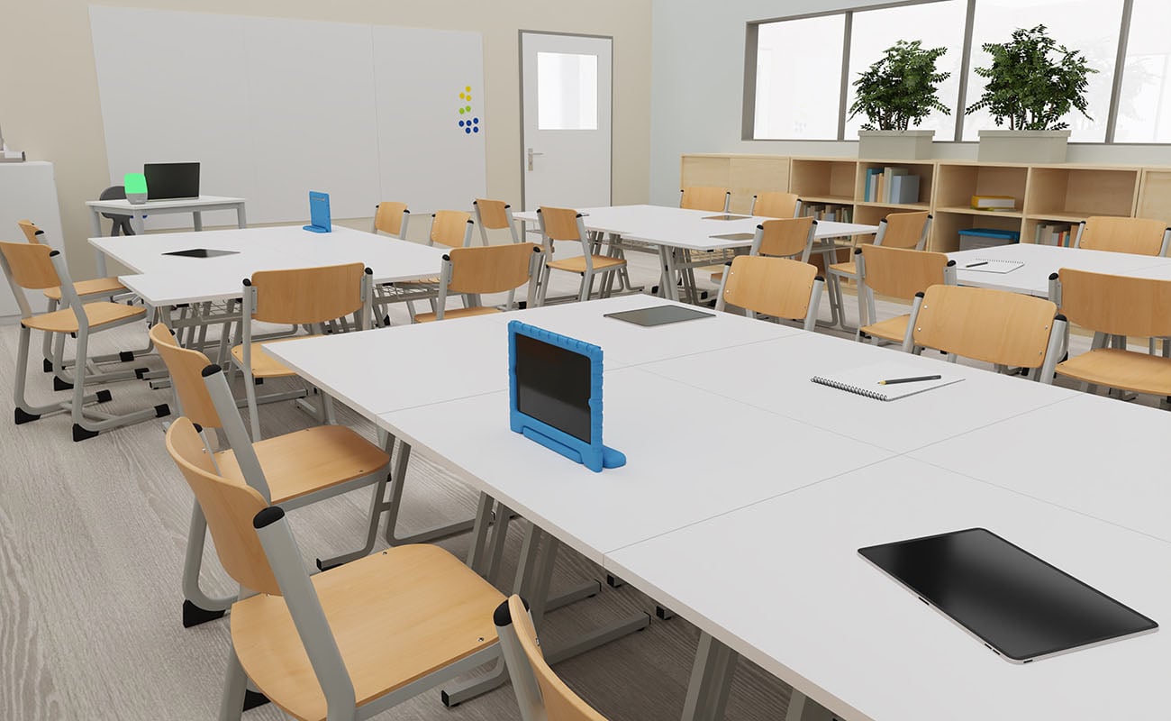 Klassenzimmer Lernraum Ausschnitt mit Flexeo Regalen, Betzold Swing Tischen und Ecoflex Stühlen