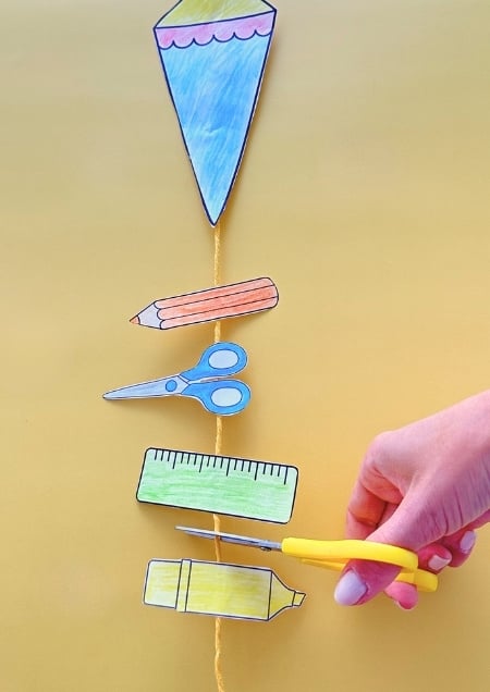 Countdown bis zur Einschulung aus Papier und Wolle gebastelt
