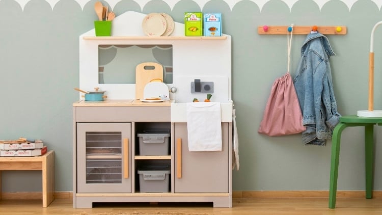 Bespielbare Kinderküche aus dem Betzold Onlineshop