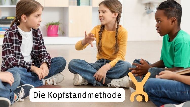 Kinder sitzen im Kreis und reden