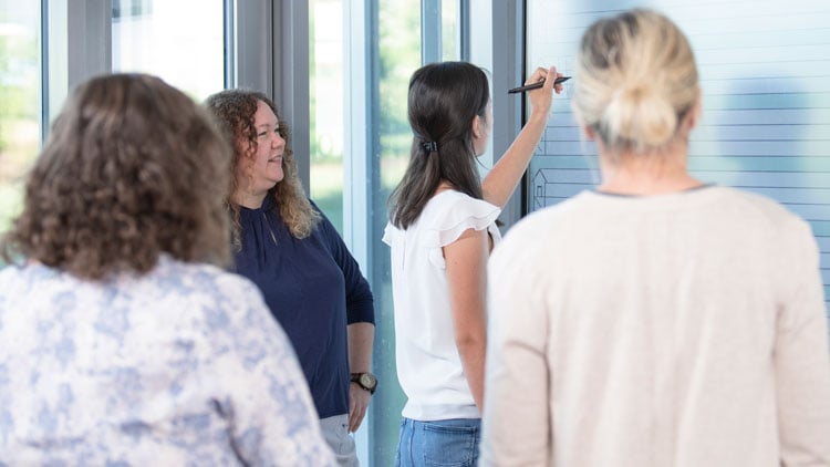 Lehrerinnen bei einer Fortbildung