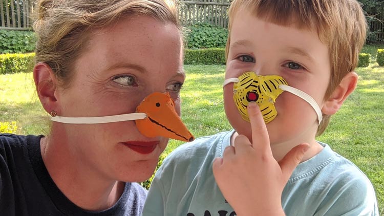 Tiernasen aus Eierkartons gebastelt und bemalt mit Fingerfarben von betzold.de