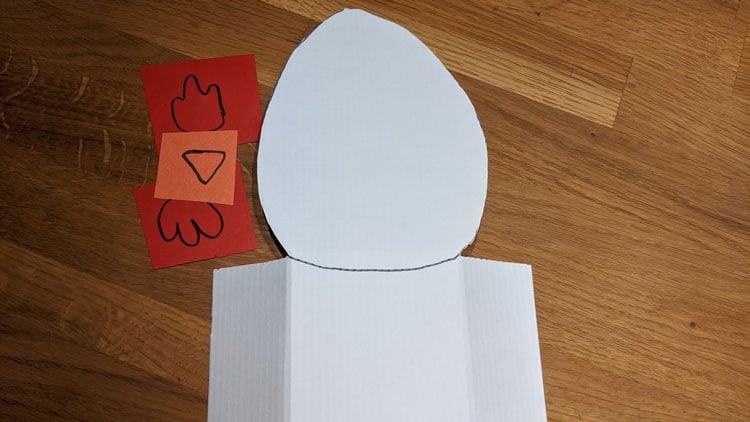 Ausschnitte für Huhn aus Pappe
