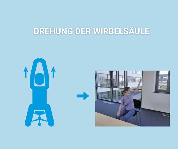 Eine Drehung im Sitzen lockert die Wirbelsäule und dehnt die Brustmuskulatur.