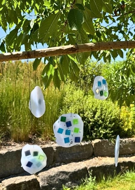 Schnelle gebastelte Sonnenfänger aus Heißkleber