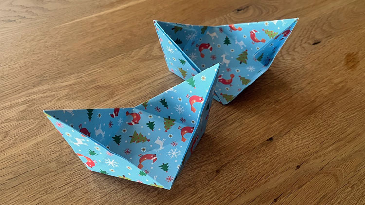 Bastelschritt Teelichthalter aus Papier