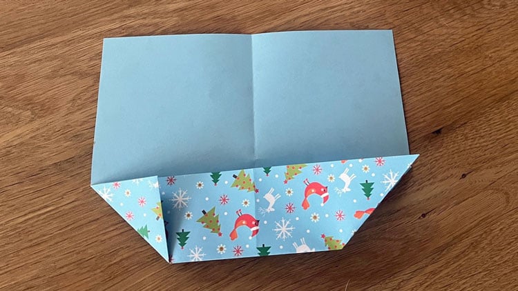 Bastelschritt Teelichthalter aus Papier