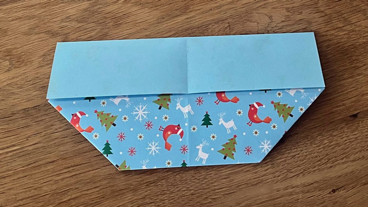Bastelschritt Teelichthalter aus Papier