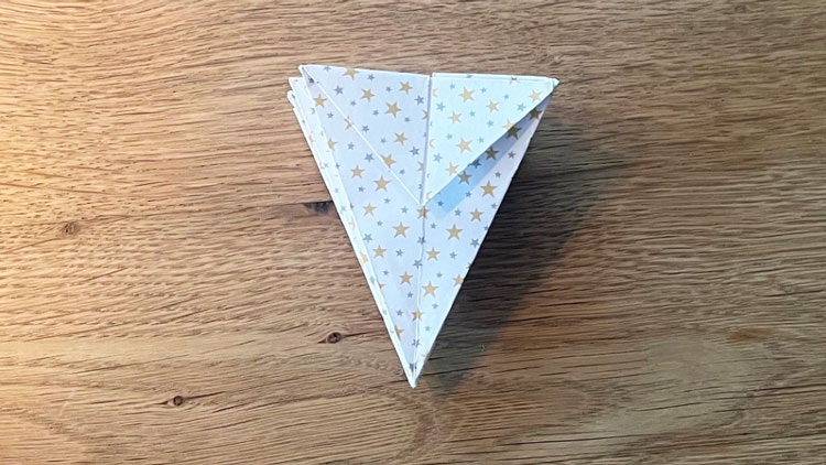 Bastelschritt Origami-Teelichthalter