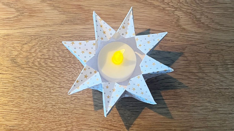 Bastelschritt Origami-Teelichthalter