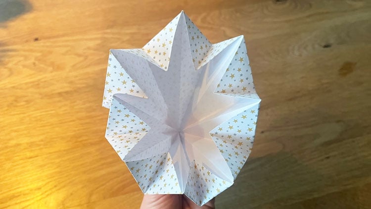 Bastelschritt Origami-Teelichthalter