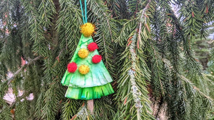 Weihnachtsbaum aus Kaffeefiltern