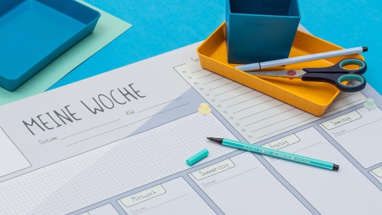 Planungshilfen erleichtern das Zeitmanagement in Kindergarten und Kita.