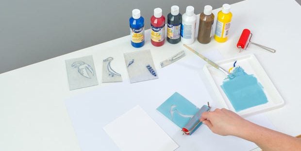 Drucktechnik Vogel - erste Farbe wird aufgetragen