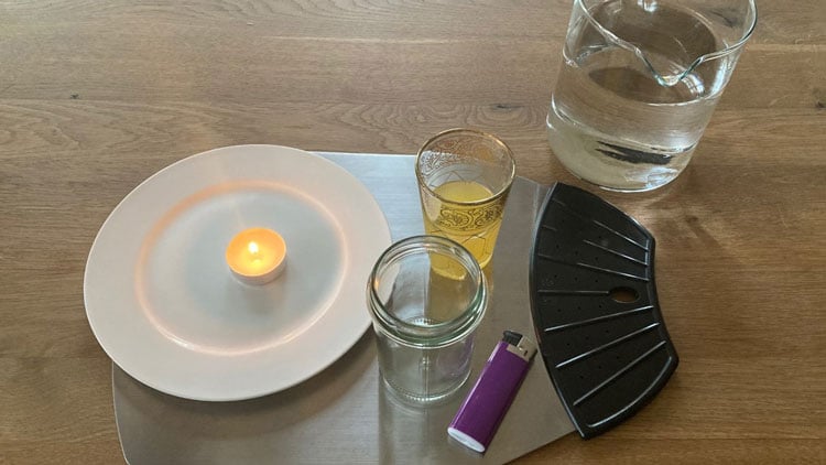 Material für Experiment mit Kerzen