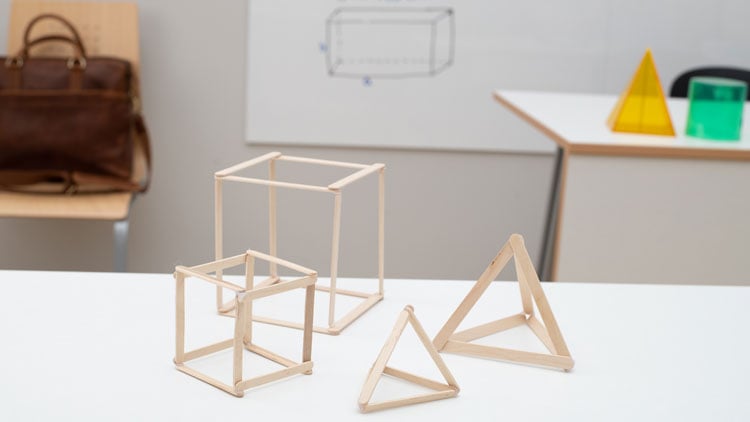Geometrische Körper aus Holzstäbchen