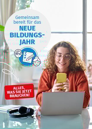 Person Laptop und Smartphone